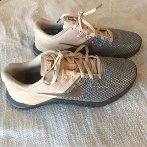 Women’s Nike Metcon 4 Size 8.5